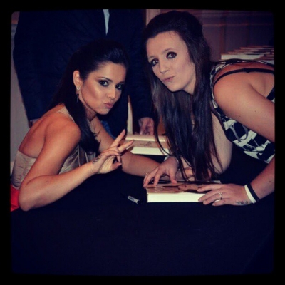 Cheryl_Cole_signs_copies_of_her_book__My_Story__in_London_01_12_12_284529.jpg