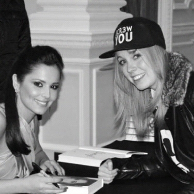 Cheryl_Cole_signs_copies_of_her_book__My_Story__in_London_01_12_12_284729.jpg