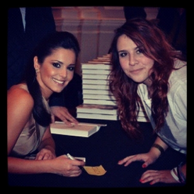 Cheryl_Cole_signs_copies_of_her_book__My_Story__in_London_01_12_12_284829.jpg