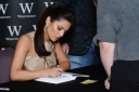 Cheryl_Cole_signs_copies_of_her_book__My_Story__in_London_01_12_12_28229.jpg