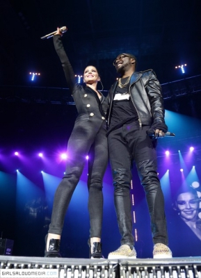 Cheryl_Cole_perform_Capital_FM_Jingle_Bell_Ball_Day_1_08_12_12_2810229.jpg