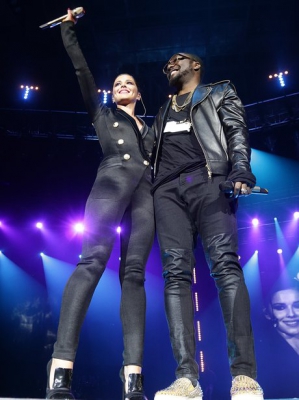 Cheryl_Cole_perform_Capital_FM_Jingle_Bell_Ball_Day_1_08_12_12_281129.jpg