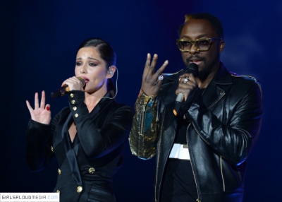 Cheryl_Cole_perform_Capital_FM_Jingle_Bell_Ball_Day_1_08_12_12_2811329.jpg