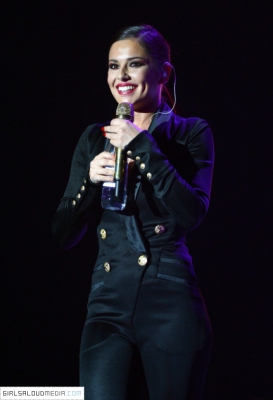 Cheryl_Cole_perform_Capital_FM_Jingle_Bell_Ball_Day_1_08_12_12_2813129.jpg