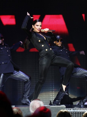 Cheryl_Cole_perform_Capital_FM_Jingle_Bell_Ball_Day_1_08_12_12_281629.jpg