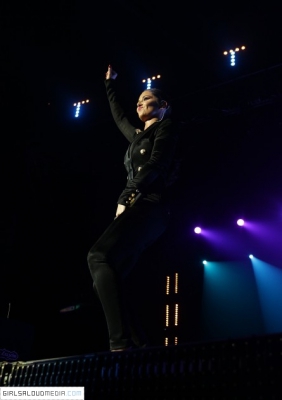 Cheryl_Cole_perform_Capital_FM_Jingle_Bell_Ball_Day_1_08_12_12_289029.jpg