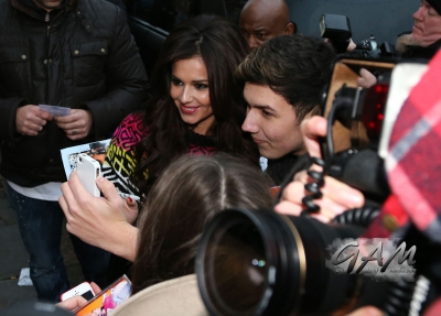 Girls_Aloud_arriving_at_BBC_Radio_1_14_12_12_2810829.jpg