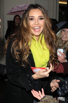 Girls_Aloud_arriving_at_BBC_Radio_1_14_12_12_2816829.jpg