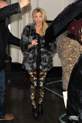 Girls_Aloud_arriving_at_BBC_Radio_1_14_12_12_2817029.jpg