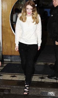 Girls_Aloud_arriving_at_BBC_Radio_1_14_12_12_2820629.jpg