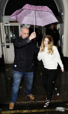 Girls_Aloud_arriving_at_BBC_Radio_1_14_12_12_2820929.jpg