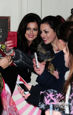 Girls_Aloud_arriving_at_BBC_Radio_1_14_12_12_284429.jpg