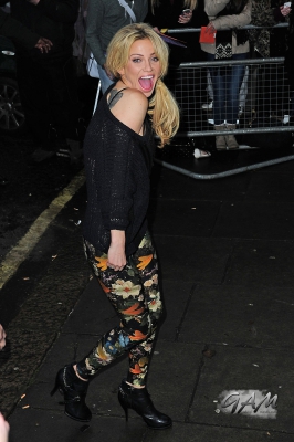 Girls_Aloud_arriving_at_BBC_Radio_1_14_12_12_285229.jpg