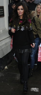 Girls_Aloud_arriving_at_BBC_Radio_1_14_12_12_286029.jpg
