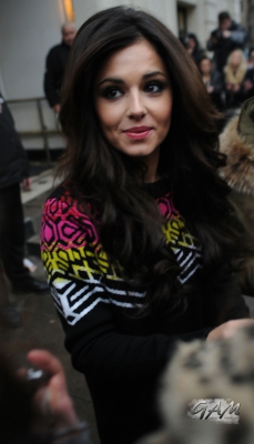 Girls_Aloud_arriving_at_BBC_Radio_1_14_12_12_286429.jpg