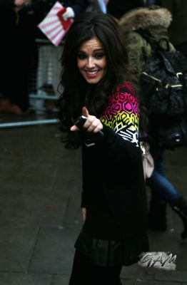Girls_Aloud_arriving_at_BBC_Radio_1_14_12_12_286829.jpg