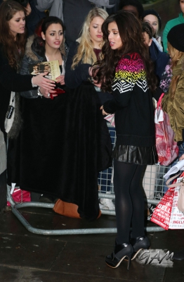 Girls_Aloud_arriving_at_BBC_Radio_1_14_12_12_289829.jpg