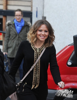 Kimberley_Walsh_leaving_the_ITV_Studios_13_12_12_28129.jpg