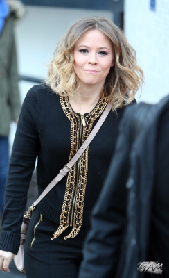 Kimberley_Walsh_leaving_the_ITV_Studios_13_12_12_28829.jpg