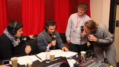 Kimberley_Walsh_on_Vernon_Kay_Show_Radio_1_01_12_12_28229.jpg