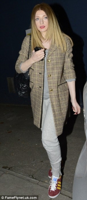 Leaving_a_Recording_Studio_12_12_12_28329.jpg