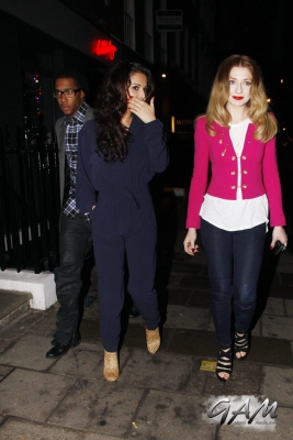 leaving_the_central_London_restaurant_13_12_12_281629.jpg