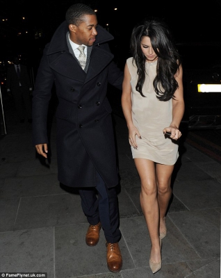 Cheryl___Tre_Holloway_step_out_for_a_romantic_dinner_last_night2C_15_12_12_28529.jpg