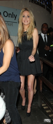 Sarah_Harding_leaving_Gilgamesh_20_12_12_282129.jpg