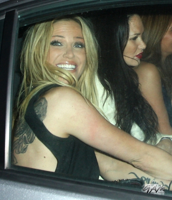 Sarah_Harding_leaving_Gilgamesh_20_12_12_282829.jpg