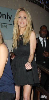 Sarah_Harding_leaving_Gilgamesh_20_12_12_283329.jpg