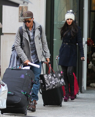 Cheryl_and_Tre_leaving_New_York_hotel_02_01_13_28529.jpg