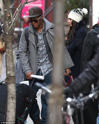 Cheryl_and_Tre_leaving_New_York_hotel_02_01_13_28929.jpg