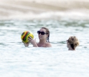 Kimberley_Walsh_on_holiday_in_the_Caribbean_080113_2813029.jpg
