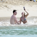 Kimberley_Walsh_on_holiday_in_the_Caribbean_080113_2814529.jpg