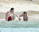 Kimberley_Walsh_on_holiday_in_the_Caribbean_080113_2814729.jpg