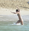 Kimberley_Walsh_on_holiday_in_the_Caribbean_080113_2818229.jpg