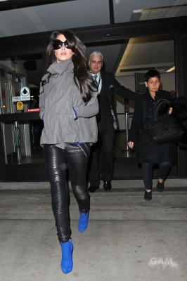 Cheryl_arriving_at_LAX_Airport_15_01_13_28829.jpg