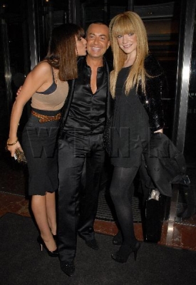 Cheryl_and_Nicola-Julien_Macdonald_Fashion_sho_16_09_18.jpg