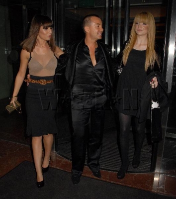 Cheryl_and_Nicola-Julien_Macdonald_Fashion_sho_16_09_19.jpg