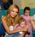 Nadine_Coyle_at_a_Childrens_Hospice_26_08_06_28429.jpg