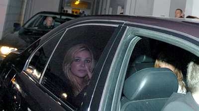 Nadine_Coyle_meeting_fans2C_Clanree_Hotel2C_Letterkenny2C_Ireland_25_08_06_28329.jpg