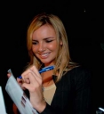 Имя файла=Nadine_Coyle_meeting_fans2C_Clanree_Hotel2C_Letterkenny2C_Ireland_25_08_06_28629.jpg
Размер файла=33КБ
Размеры=366x400
Дата=Янв 20, 2013 Nadine_Coyle_meeting_fans2C_Clanree_Hotel2C_Letterkenny2C_Ireland_25_08_06_28629.jpg