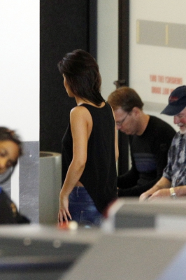 Cheryl_at_LAX_22_01_13_28829.jpg
