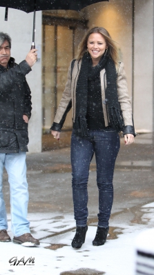 Kimberley_Walsh_leaving_the_Radio_1_studios_20_01_13_28929.jpg