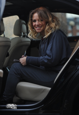 Kimberley_Walsh_outside_Real_Radio2C_Manchester_05_02_13_28629.jpg