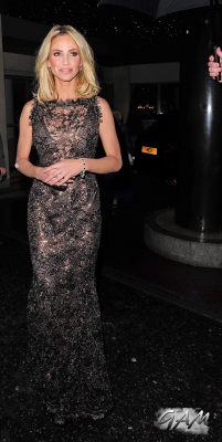 Sarah_Harding_leaving_her_hotel_for_the_RFYW_premiere_05_02_13_281329.jpg