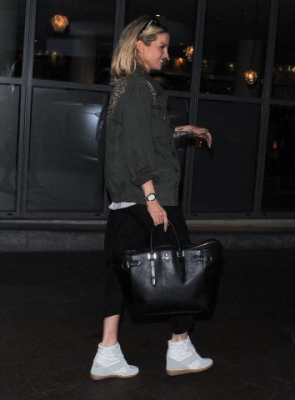 Sarah_Harding_leaving_her_hotel_in_London_06_02_13_28929.jpg