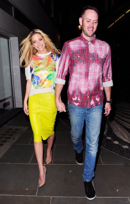 Sarah_Harding_out_for_dinner_in_London_04_02_13_28129.jpg