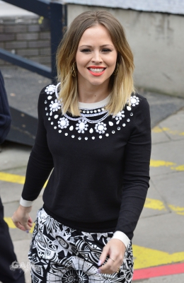 Kimberley_Walsh_leaving_the_ITV_studios_07_02_13_283129.jpg