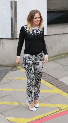 Kimberley_Walsh_leaving_the_ITV_studios_07_02_13_283629.jpg